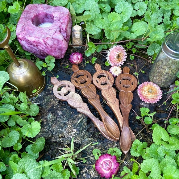 Boutique Wooden Triple Moon Tea Spoon Wicca Witchcraft Spellwork Goddess Witchy - Picture 2 of 5